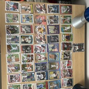 Lot of 100+ Baseball Cards